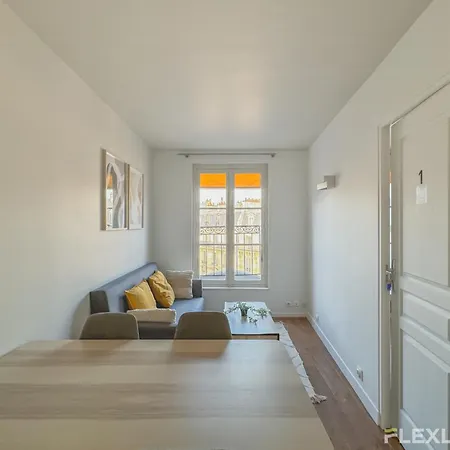 Beautiful 3-room 1st Апартаменты